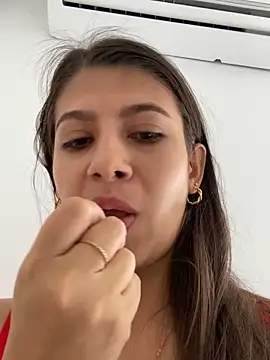 Snapshot of Lenapink19 chatting on October 13, 2025, 5:14 pm Lenapink19 online show from October 13, 2025, 5:14 pm