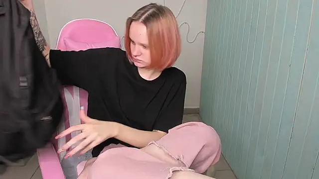 Snapshot of Elieiza_xo chatting on October 14, 2025, 8:59 am Elieiza xo online show from October 14, 2025, 8:59 am