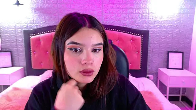 Snapshot of Natalie_loffreda chatting on September 22, 2025, 2:50 am Natalie loffreda online show from September 22, 2025, 2:50 am