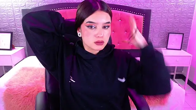 Snapshot of Natalie_loffreda chatting on September 26, 2025, 2:51 am Natalie loffreda online show from September 26, 2025, 2:51 am