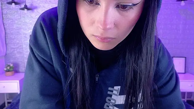 Natalie loffreda online show from February 5, 2026, 3:13 am