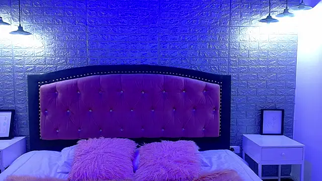 Snapshot of Natalie_loffreda chatting on October 8, 2025, 2:57 am Natalie loffreda online show from October 8, 2025, 2:57 am