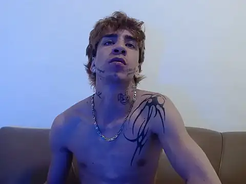 Snapshot of Dan_jonson15 chatting on October 16, 2025, 1:14 am Dan jonson15 online show from October 16, 2025, 1:14 am