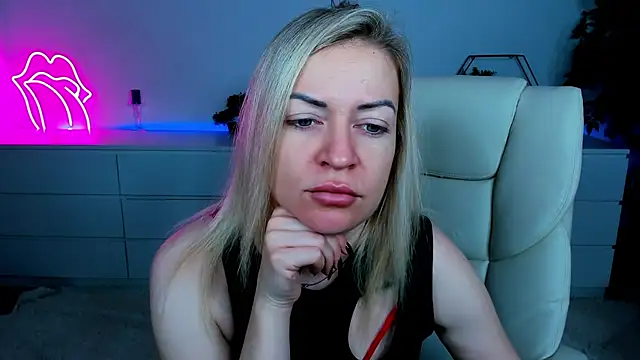 Anna Snows online show from September 29, 2025, 5:03 am