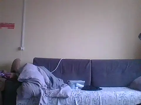 dream32222 online show from December 1, 2025, 11:44 am