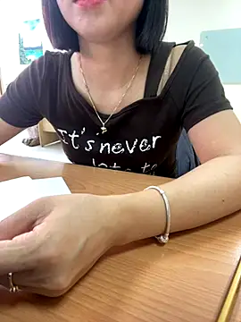 Snapshot of -NhaKy22 chatting on September 19, 2025, 1:09 am -NhaKy22 online show from September 19, 2025, 1:09 am