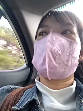 PhanHaa online show from November 7, 2025, 1:10 am