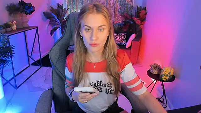 VanessaMates online show from October 2, 2025, 5:44 am