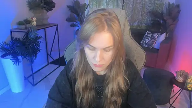 VanessaMates online show from September 25, 2025, 5:35 am