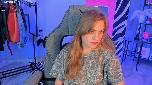 VanessaMates online show from September 22, 2025, 5:35 am