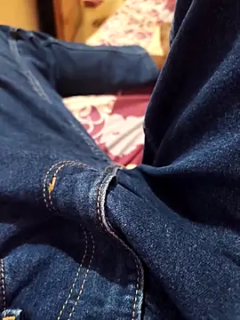 Snapshot of Alimbaby chatting on October 1, 2025, 9:36 am Alimbaby online show from October 1, 2025, 9:36 am