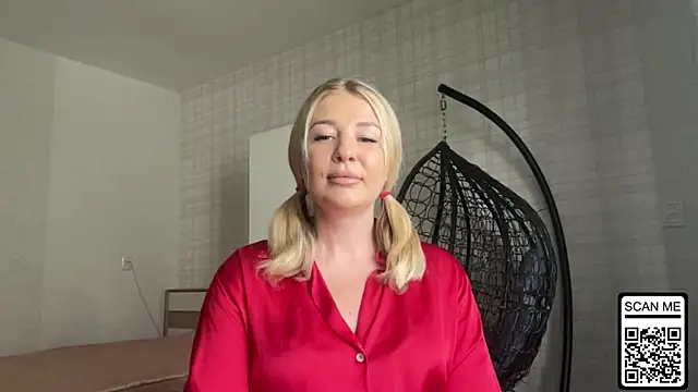 Snapshot of Blondie_xoxoxo chatting on June 25, 2026, 12:32 pm Blondie xoxoxo online show from June 25, 2026, 12:32 pm