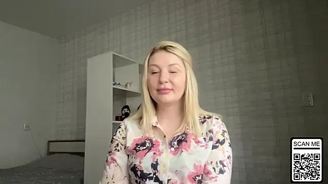 Snapshot of Blondie_xoxoxo chatting on February 13, 2026, 1:22 pm Blondie xoxoxo online show from February 13, 2026, 1:22 pm