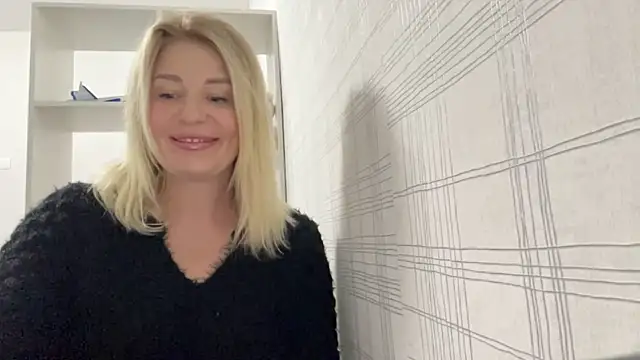 Snapshot of Blondie_xoxoxo chatting on September 26, 2025, 10:55 am Blondie xoxoxo online show from September 26, 2025, 10:55 am