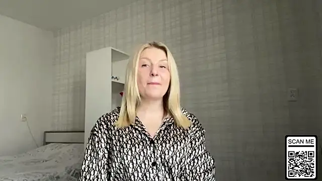 Snapshot of Blondie_xoxoxo chatting on March 3, 2026, 9:49 am Blondie xoxoxo online show from March 3, 2026, 9:49 am