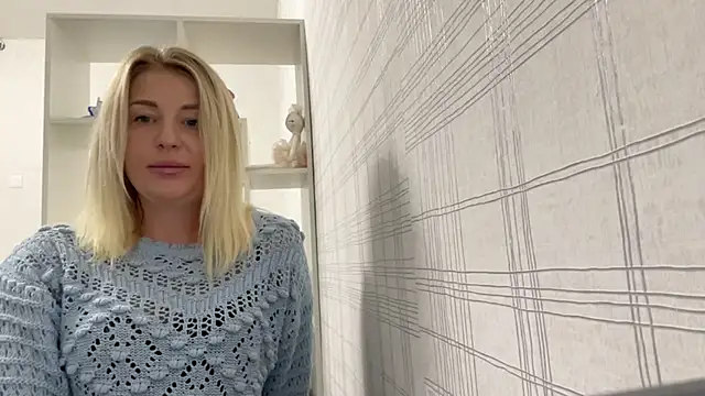 Snapshot of Blondie_xoxoxo chatting on September 28, 2025, 1:51 pm Blondie xoxoxo online show from September 28, 2025, 1:51 pm