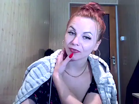 Snapshot of Kisa26311 chatting on September 30, 2025, 12:44 pm Kisa26311 online show from September 30, 2025, 12:44 pm