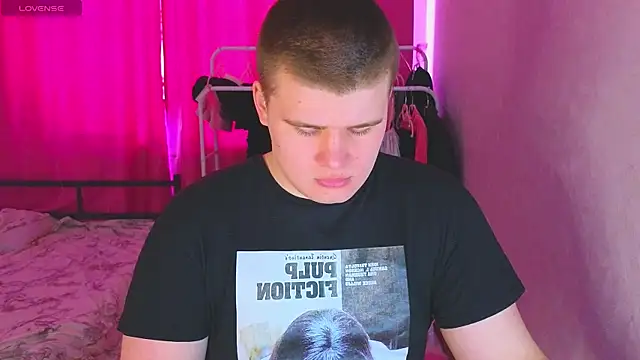 kittenmurr online show from March 17, 2026, 6:05 am