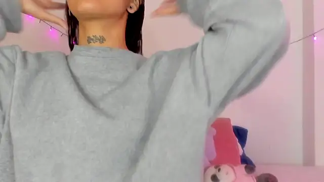 Snapshot of Abby_roussee chatting on October 4, 2025, 1:12 pm Abby roussee online show from October 4, 2025, 1:12 pm