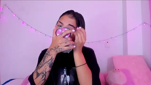 Snapshot of Abby_roussee chatting on October 22, 2025, 12:59 pm Abby roussee online show from October 22, 2025, 12:59 pm