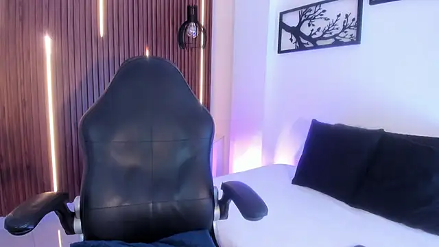 Sophia Blazee online show from October 16, 2025, 7:33 pm