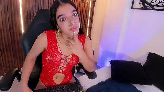 Sophia Blazee online show from October 29, 2025, 12:48 pm