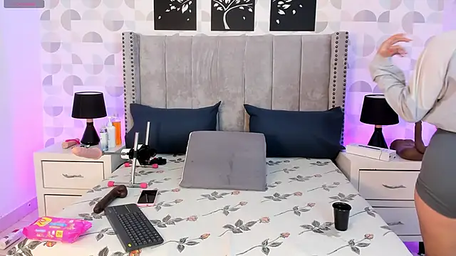 natasha moreno online show from January 6, 2026, 12:20 pm