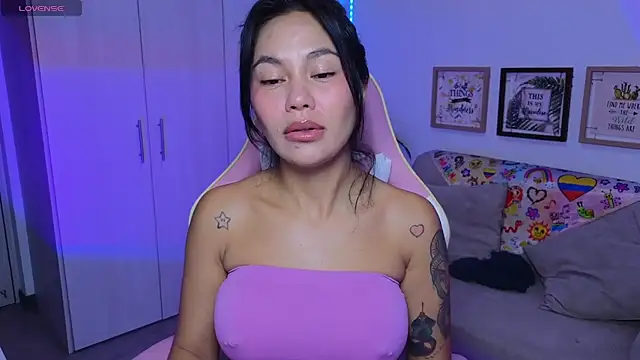 Snapshot of Valeria_Red_ chatting on September 22, 2025, 9:26 am Valeria Red online show from September 22, 2025, 9:26 am