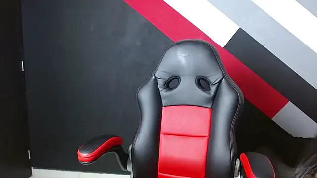 Snapshot of NatiHoran chatting on September 20, 2025, 11:54 pm NatiHoran online show from September 20, 2025, 11:54 pm