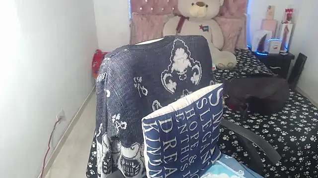 Snapshot of patty_squirt_ chatting on October 29, 2025, 2:43 am patty squirt  online show from October 29, 2025, 2:43 am