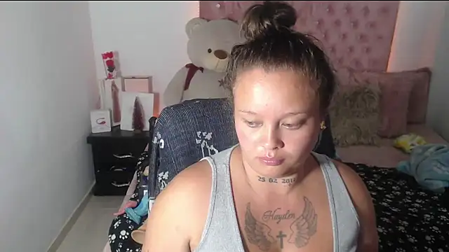 Snapshot of patty_squirt_ chatting on October 2, 2025, 3:21 am patty squirt  online show from October 2, 2025, 3:21 am