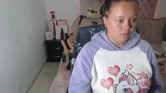 Snapshot of patty_squirt_ chatting on October 8, 2025, 2:02 am patty squirt  online show from October 8, 2025, 2:02 am