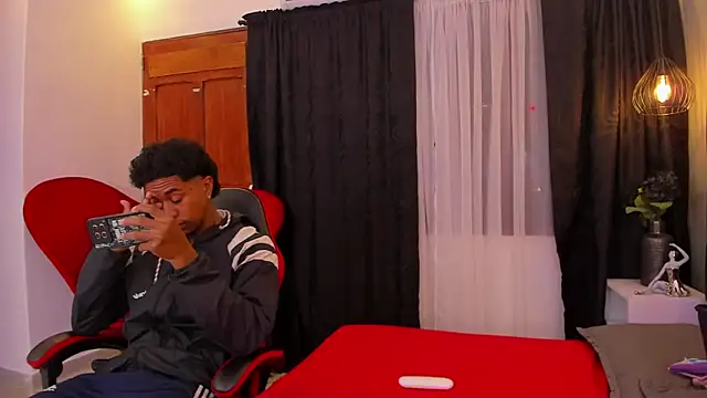 violet and myers online show from November 30, 2025, 11:22 am