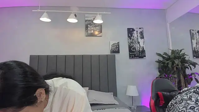 violet and myers online show from November 16, 2025, 11:15 am