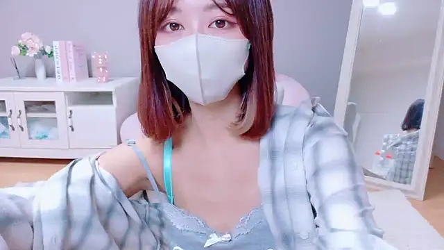 Snapshot of Yuna-ch chatting on September 8, 2025, 3:22 pm Yuna-ch online show from September 8, 2025, 3:22 pm