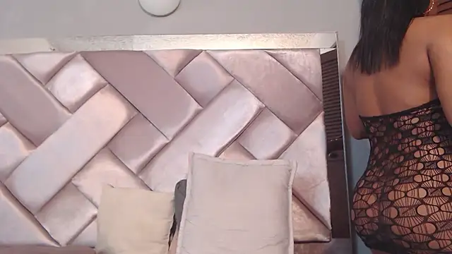 Ashleyroberst online show from June 2, 2026, 12:38 pm