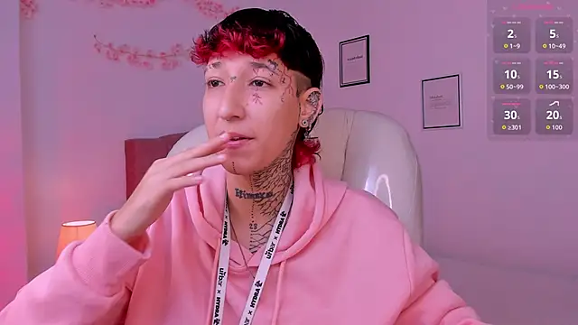 Luci Rose online show from April 8, 2026, 8:21 pm