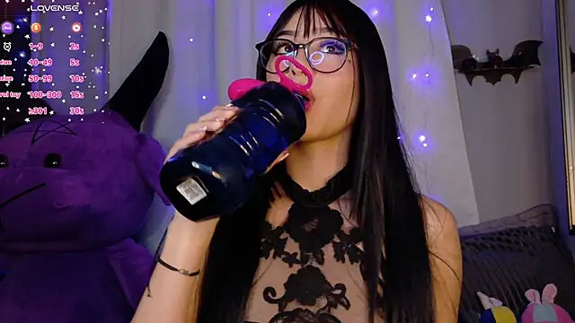 Snapshot of Shar_Succubus chatting on October 1, 2025, 1:11 am Shar Succubus online show from October 1, 2025, 1:11 am