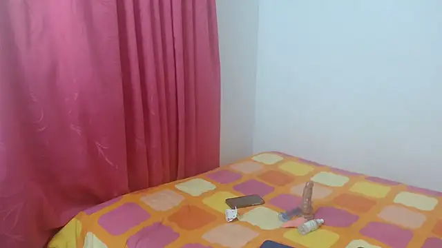 Snapshot of lolascarlett chatting on September 19, 2025, 12:25 am lolascarlett online show from September 19, 2025, 12:25 am