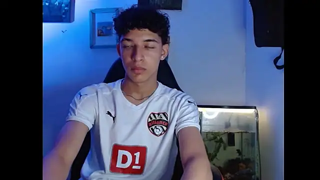 Xtremeplay 18 online show from October 19, 2025, 1:08 am