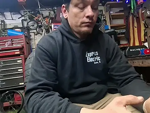 twistafatpipe online show from March 3, 2026, 11:45 pm