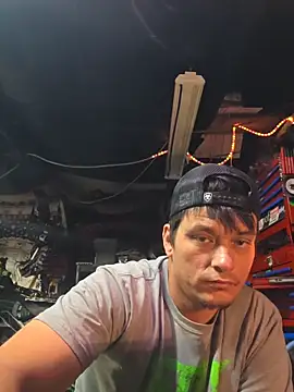 Snapshot of twistafatpipe chatting on October 9, 2025, 9:26 pm twistafatpipe online show from October 9, 2025, 9:26 pm