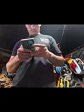 Snapshot of twistafatpipe chatting on October 20, 2025, 11:27 pm twistafatpipe online show from October 20, 2025, 11:27 pm