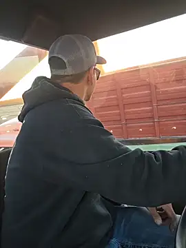 Snapshot of twistafatpipe chatting on October 23, 2025, 10:52 pm twistafatpipe online show from October 23, 2025, 10:52 pm