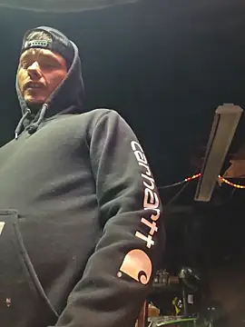 Snapshot of twistafatpipe chatting on October 8, 2025, 9:33 am twistafatpipe online show from October 8, 2025, 9:33 am