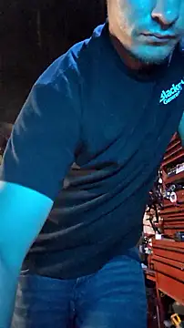 Snapshot of twistafatpipe chatting on September 25, 2025, 4:07 am twistafatpipe online show from September 25, 2025, 4:07 am