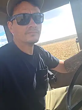 Snapshot of twistafatpipe chatting on October 21, 2025, 6:51 pm twistafatpipe online show from October 21, 2025, 6:51 pm