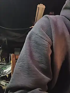 Snapshot of twistafatpipe chatting on October 10, 2025, 9:32 am twistafatpipe online show from October 10, 2025, 9:32 am