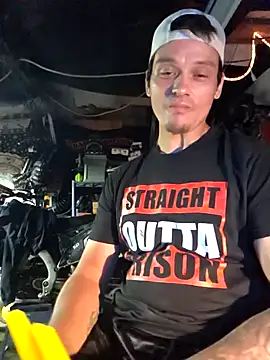 Snapshot of twistafatpipe chatting on September 29, 2025, 2:29 am twistafatpipe online show from September 29, 2025, 2:29 am