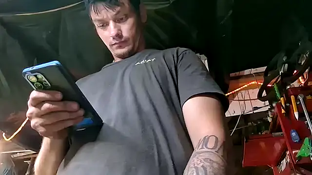 Snapshot of twistafatpipe chatting on September 16, 2025, 7:26 pm twistafatpipe online show from September 16, 2025, 7:26 pm